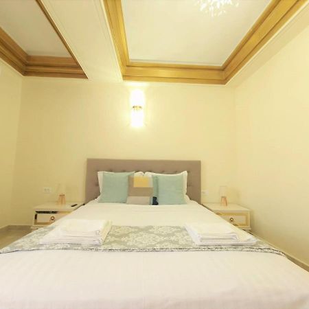 Laroka House Luxury Apartment City Center Universitate Bucareste Exterior foto