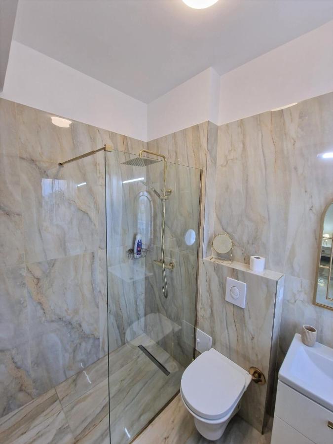 Laroka House Luxury Apartment City Center Universitate Bucareste Exterior foto