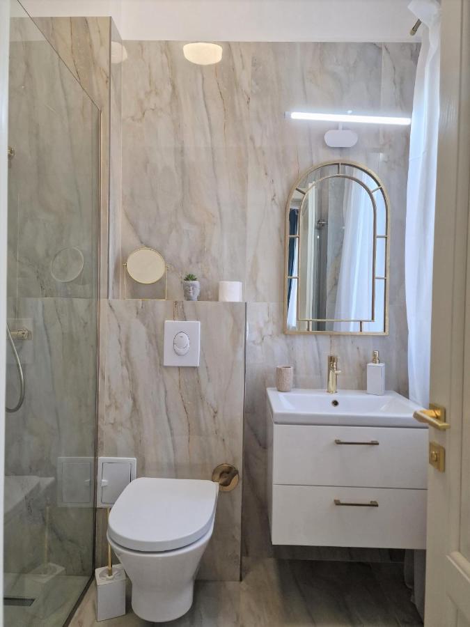 Laroka House Luxury Apartment City Center Universitate Bucareste Exterior foto