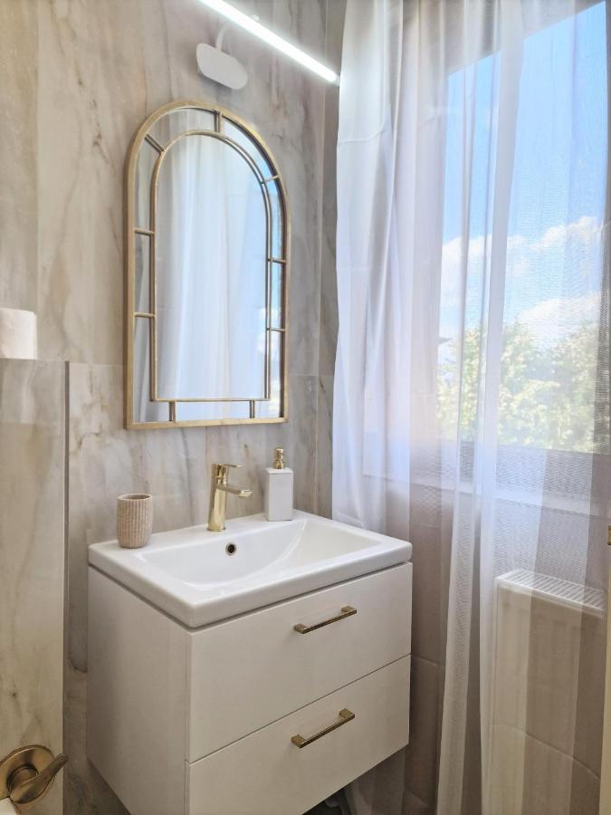 Laroka House Luxury Apartment City Center Universitate Bucareste Exterior foto